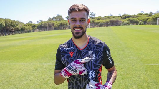 Oficial: João Oliveira reforça Vitória de Guimarães