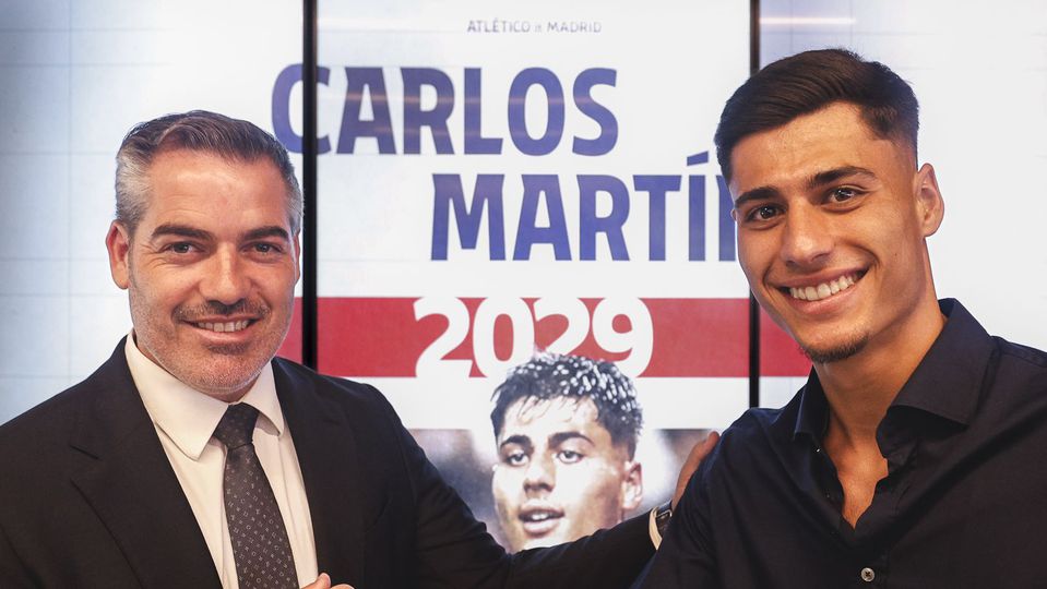 Oficial: Atlético de Madrid renova com Carlos Martín