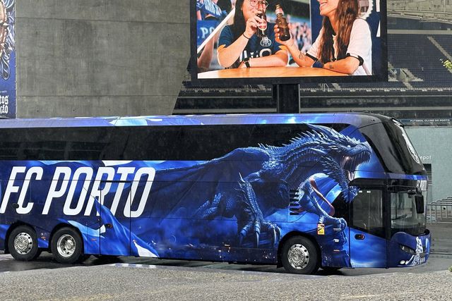 Autocarro do FC Porto a caminho da Áustria