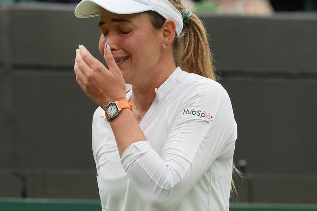 VÍDEO: Donna Vekic emociona-se ao atingir meia-final de Wimbledon