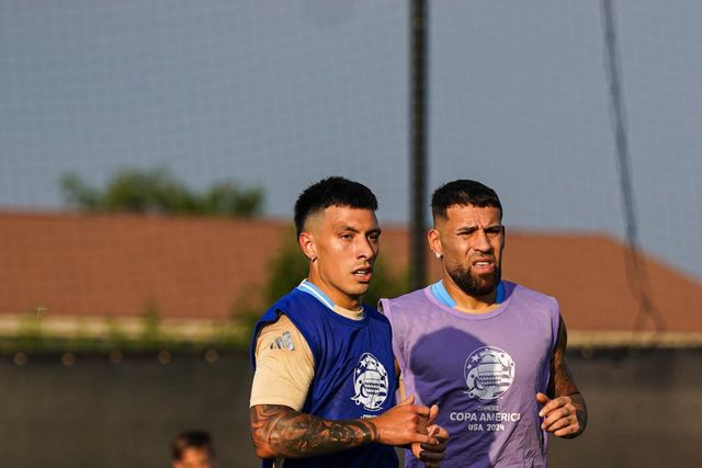 Lisandro Martínez vê em Otamendi um «general»