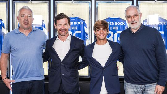 Jorge Costa e a renovação de Rodrigo Mora: «É um jogador em quem acreditamos muito»