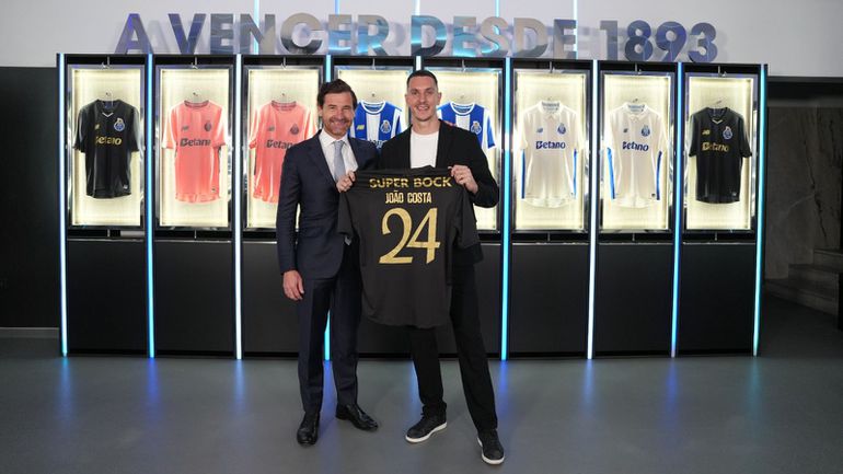 Mercado (oficial): FC Porto apresenta reforço para a baliza