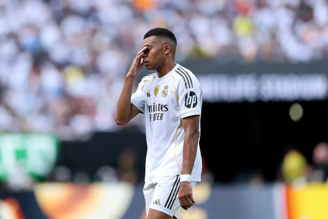 Mbappé frustrado com o resultado do PSG-Real Madrid