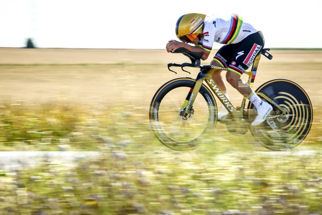 Tour: Evenepoel vence contrarrelógio e Pogacar conquista amarela