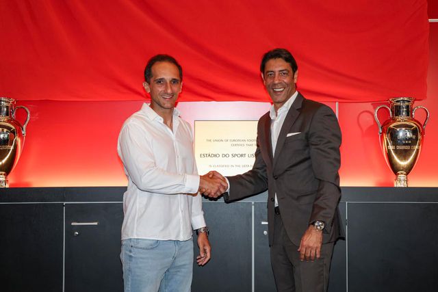 Há mais um treinador novo no Benfica