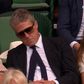 Estava assim tão aborrecido? Hugh Grant foi a Wimbledon ver Djokovic e... adormeceu (vídeo)