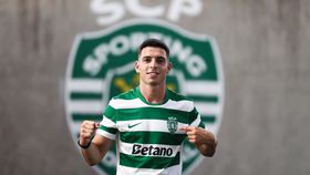 Sporting renova com lateral