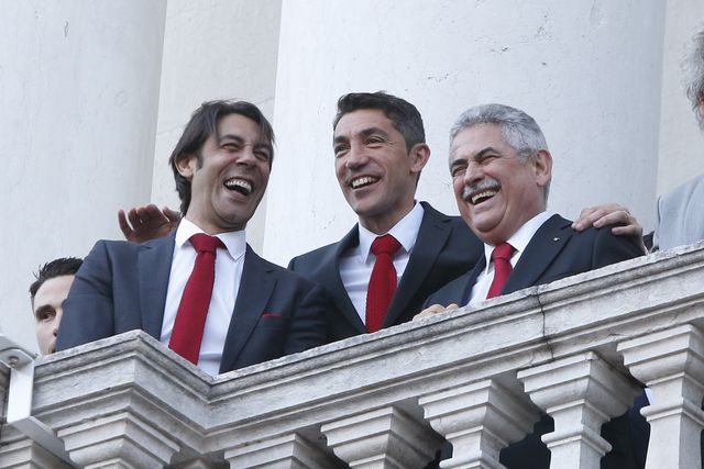 Rui Costa, Bruno Lage e Luís Filipe Vieira nas comemorações do título em 2019