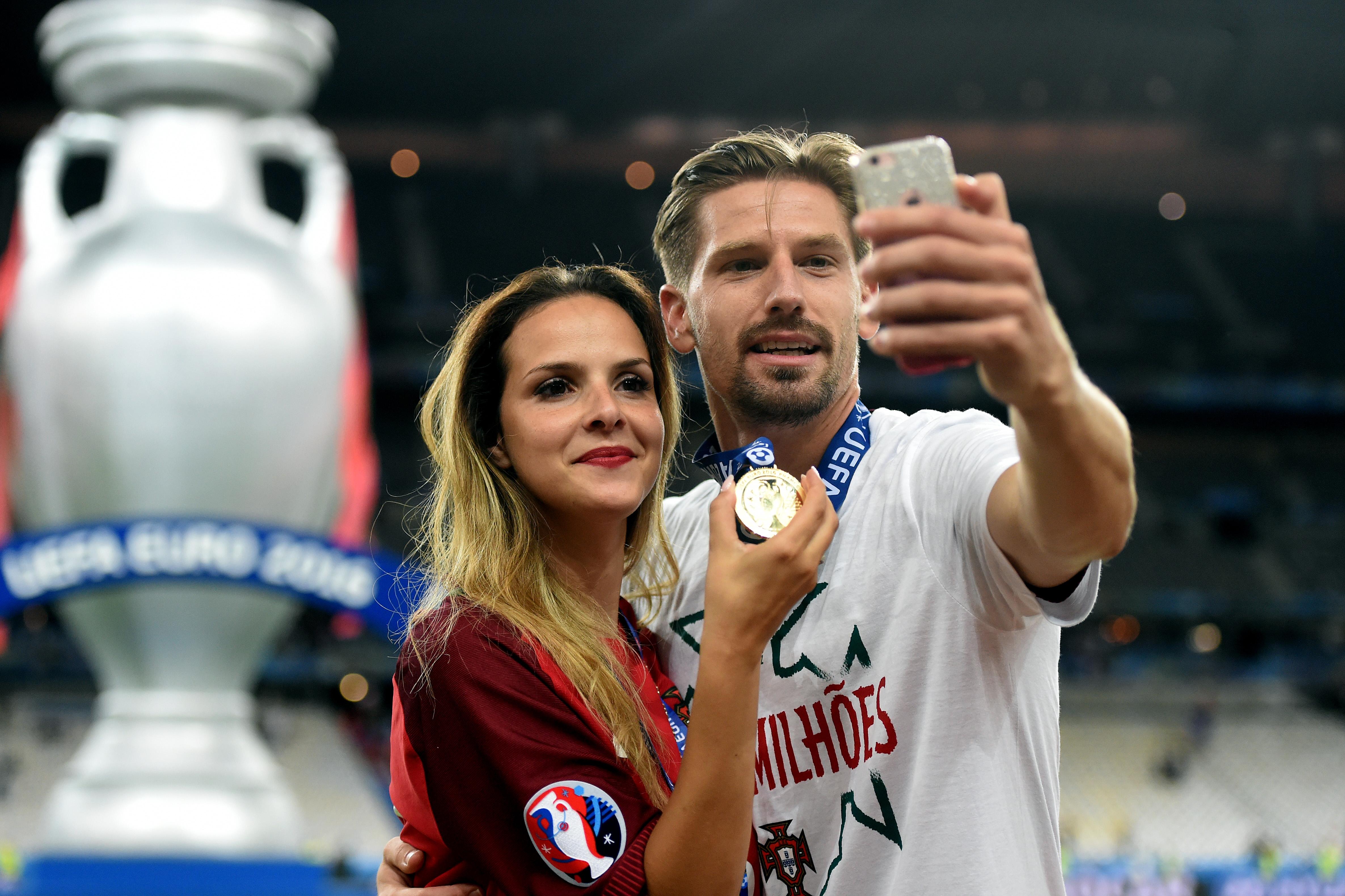 Adrien Silva com a mulher, Margarida Neuparth (foto: Miguel Nunes)