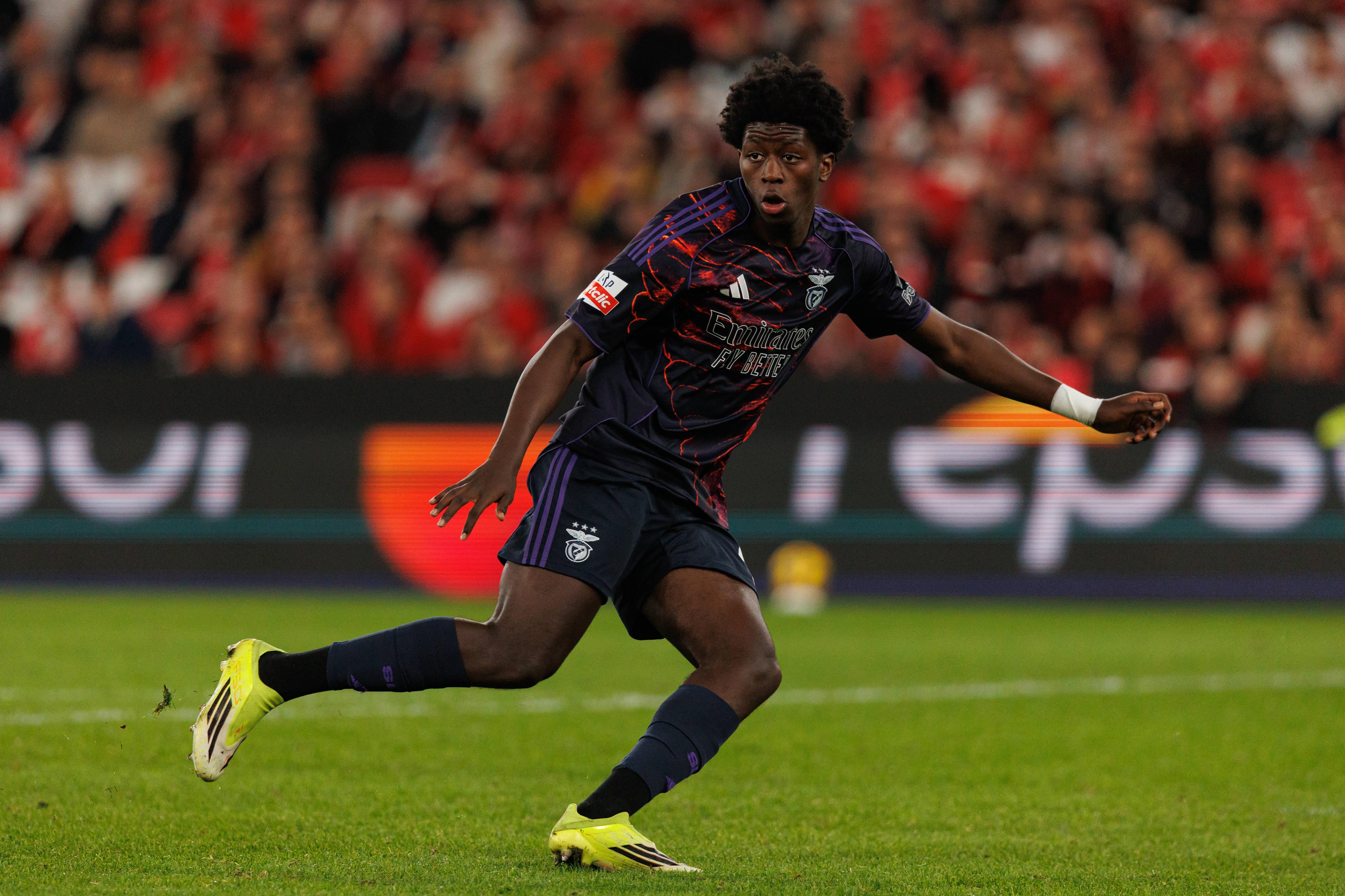 Anísio. Avançado de 18 anos e campeão europeu e mundial de sub-17 por Portugal. Foi lançado por Mourinho na equipa A do Benfica e destacou-se a saltar do banco e a decidir: dois golos em seis partidas. Integra o grupo às ordens de Marco Silva