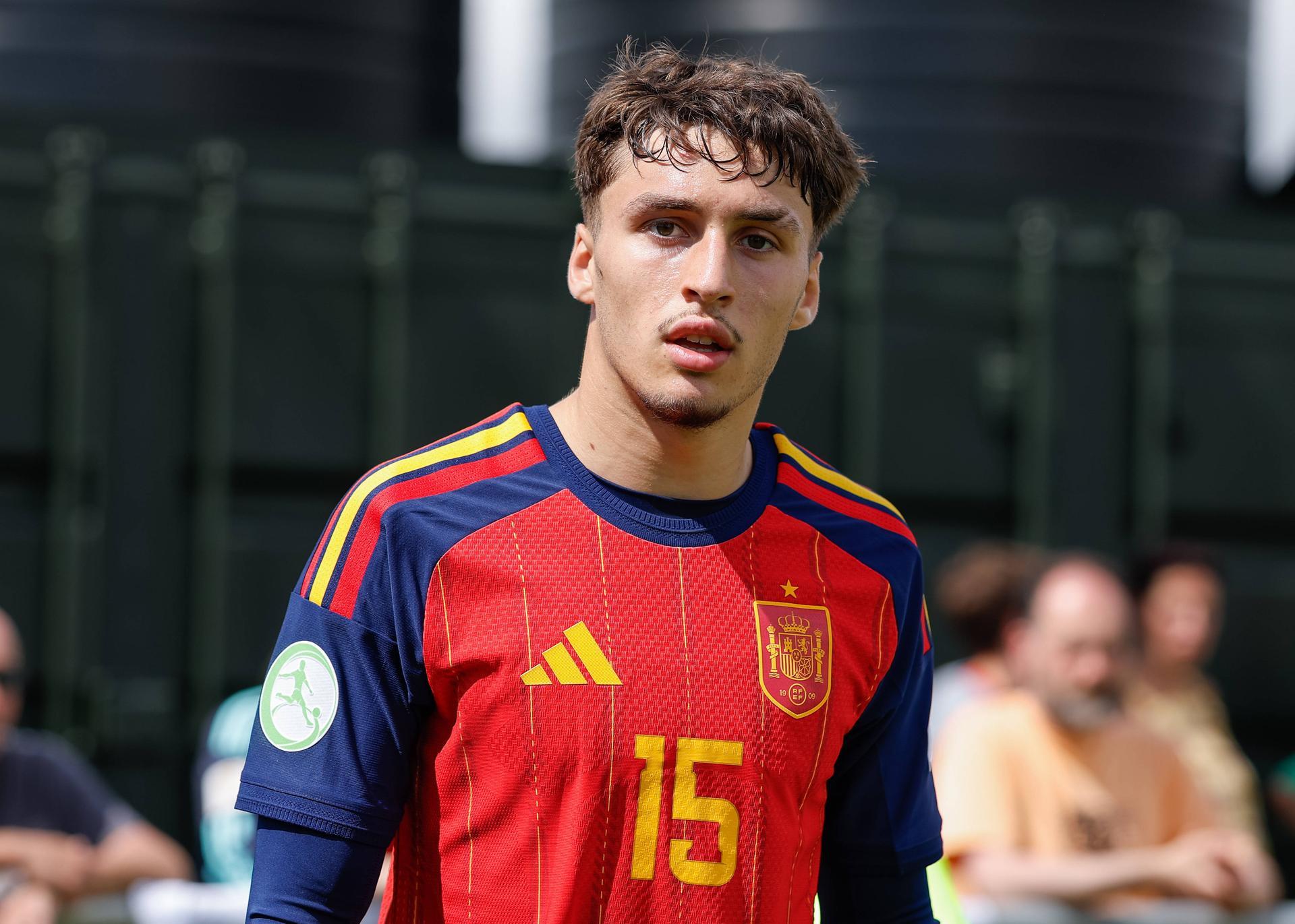 Jorge Salinas, lateral-esquerdo de 19 anos, Racing Santander (um golo e duas assistências) - Foto: IMAGO