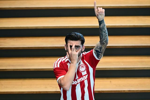 Jota Silva é reforço do Olympiakos. Foto: Olympiakos