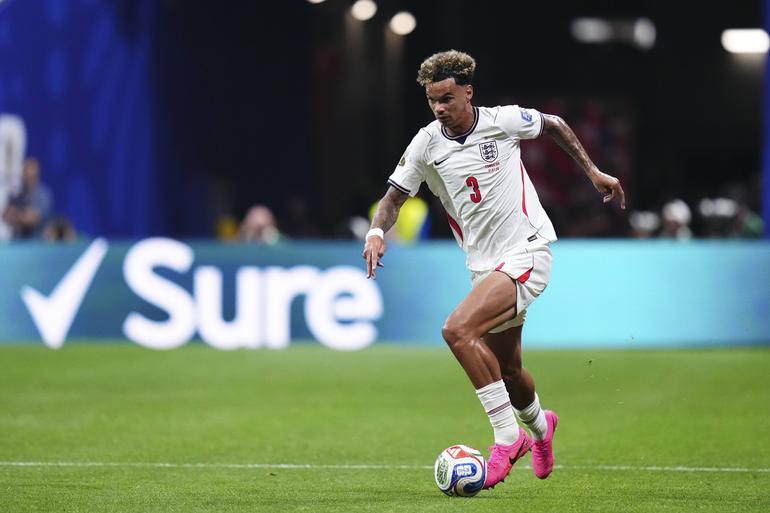 Nico O'Reilly, defesa de Inglaterra - Foto: IMAGO