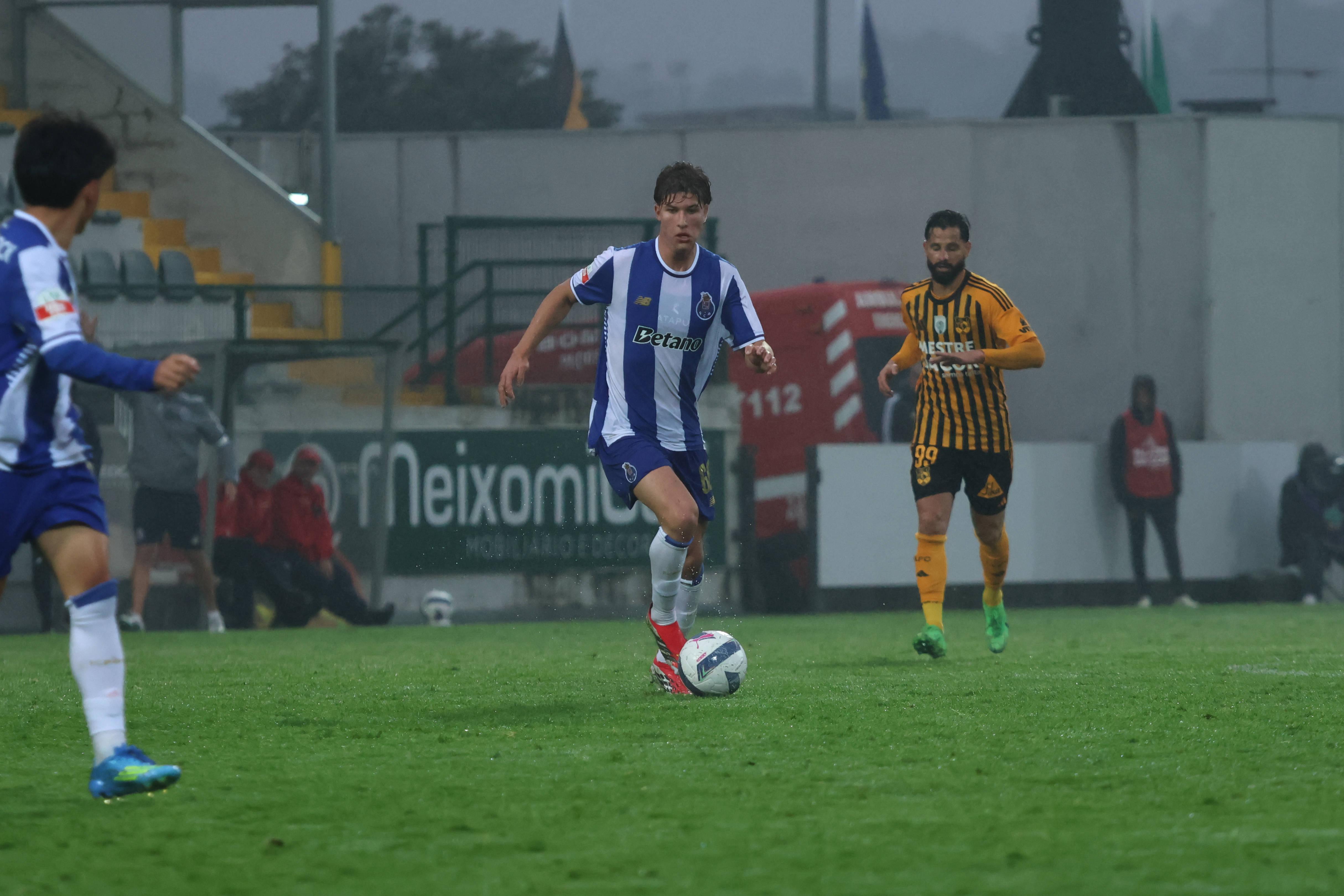 Bernardo Lima, médio campeão europeu e mundial de sub-17, já se estreou na equipa principal sob as ordens de Farioli e foi campeão nacional na temporada passada