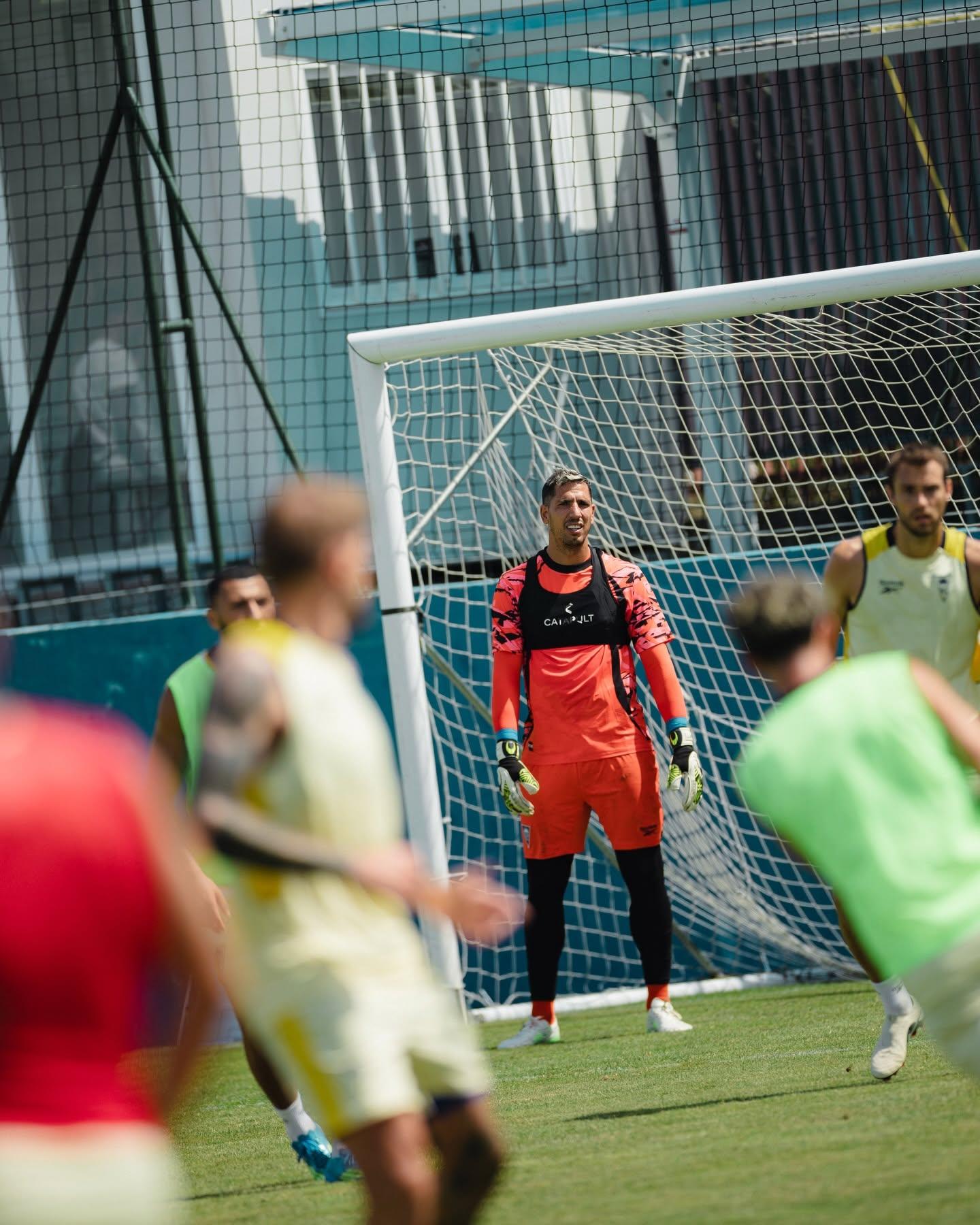 Joel Robles na baliza - Foto: Facebook/Estoril SAD