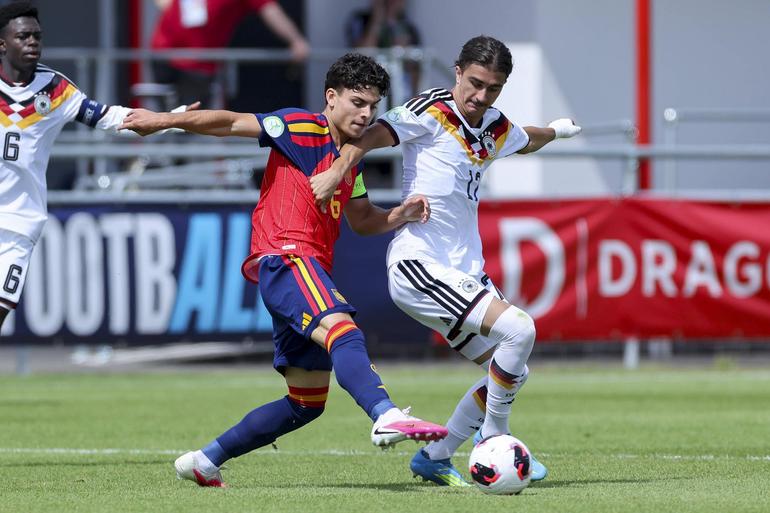 Xavi Espart, médio/lateral-direito de 19 anos, Barcelona (um golo) - Foto: IMAGO