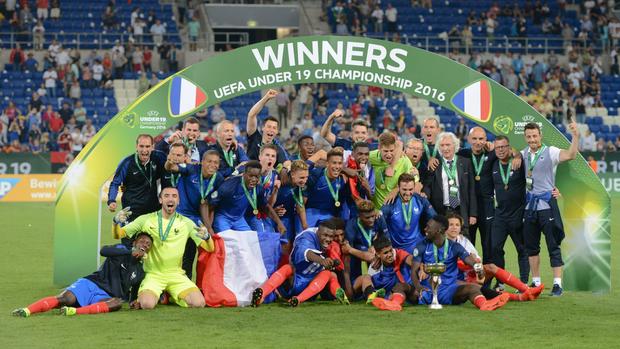Issa Diop foi campeão da Europa sub-19 pela França em 2016 ao lado de Mbappé