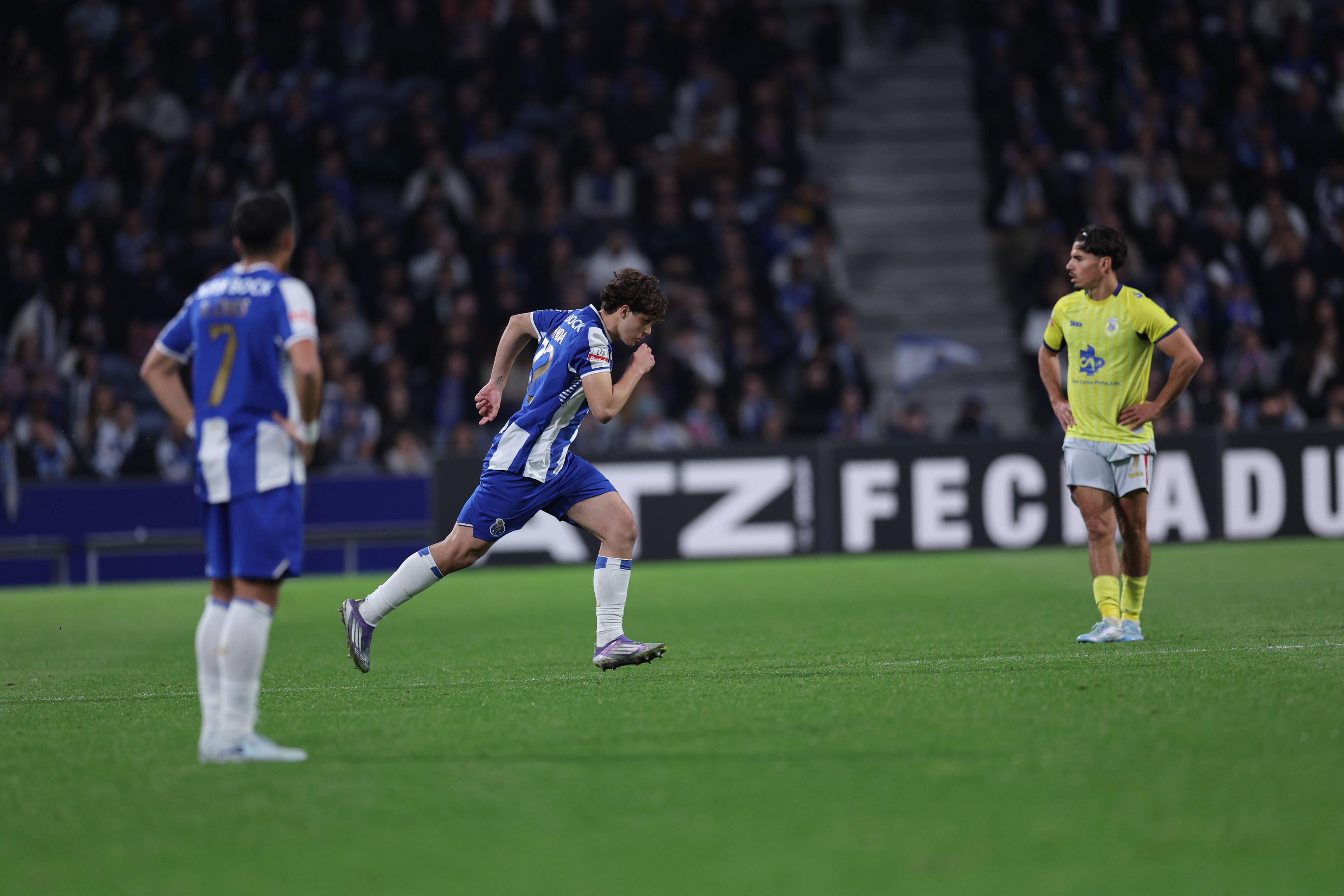 André Miranda. Extremo de 18 anos foi lançado por Farioli na equipa principal na época passada, com o Arouca, e foi campeão nacional