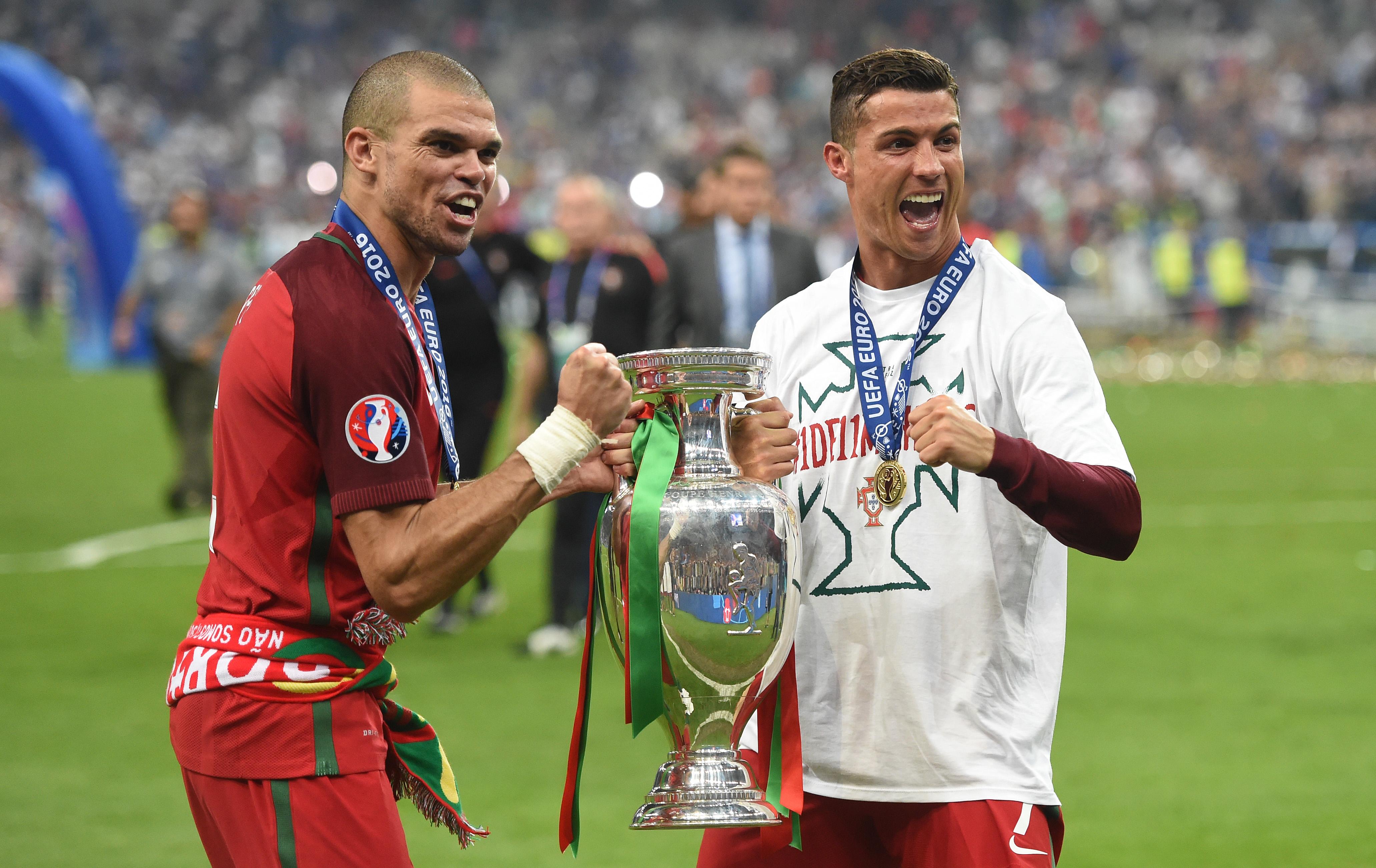 Pepe e Cristiano Ronaldo em festa (foto: Miguel Nunes)