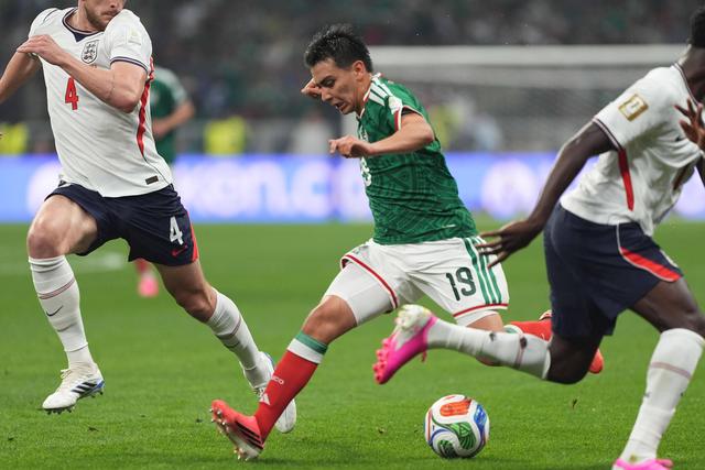 Representou México no Mundial, agora acabou o ensino secundário