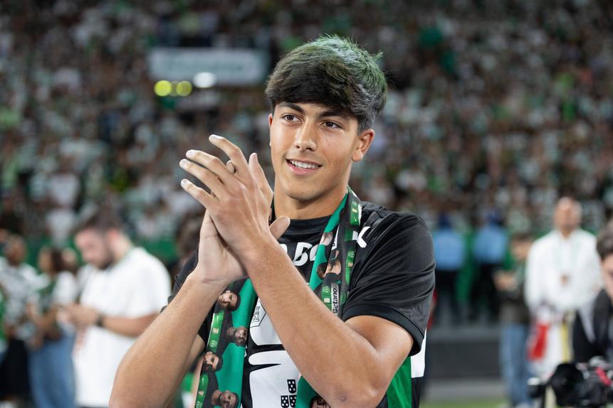 Eduardo Felicíssimo. Utilizado em apenas um jogo na equipa principal em 2025/26. Em 2024/25, somou sete jogos na equipa A do Sporting e foi campeão nacional