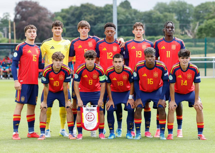 'La Roja' brilha no torneio, no qual ainda não sofreu qualquer golo e já marcou... 17