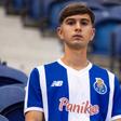 Salvador Oliveira assinou contrato profissional - Foto: FC PORTO