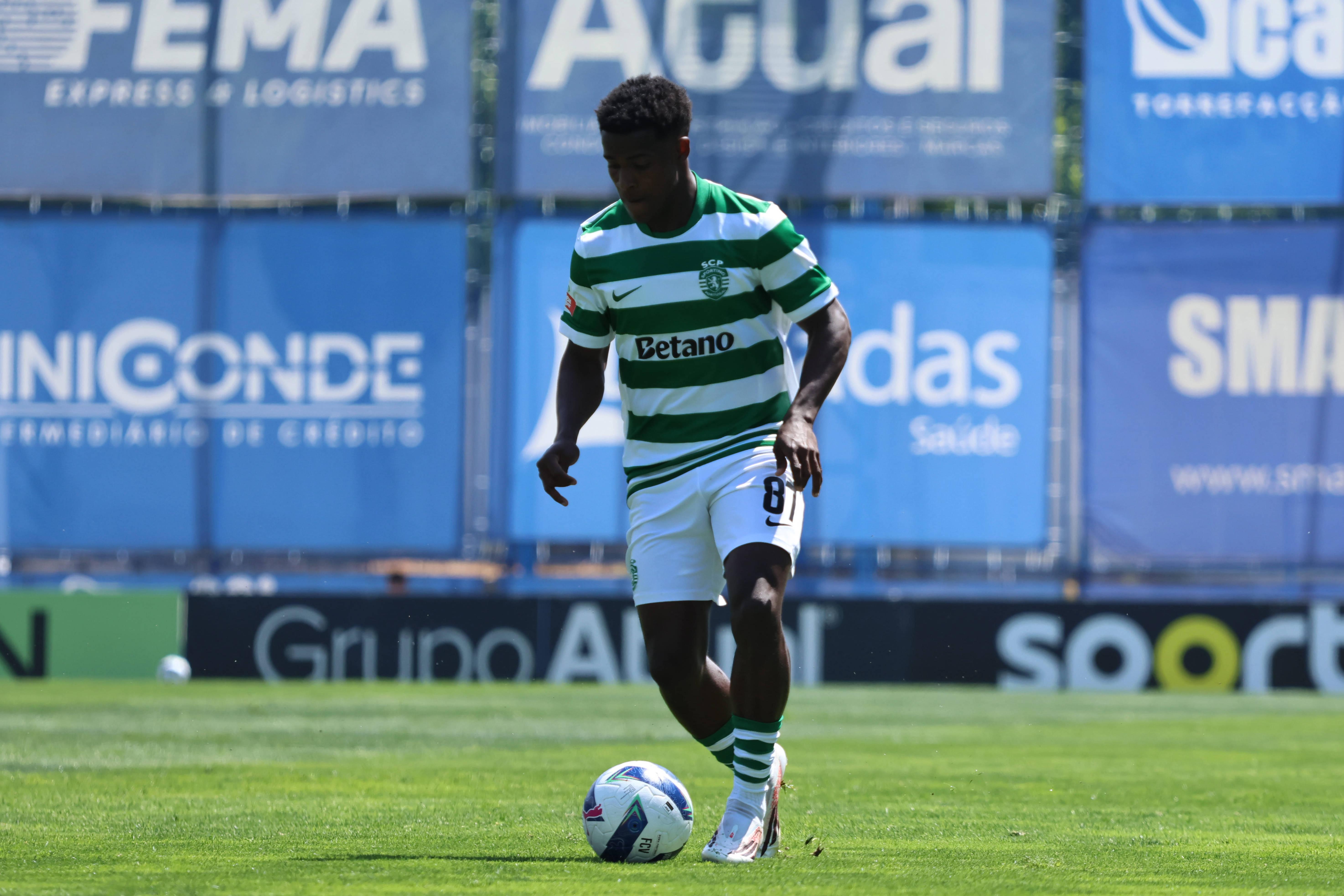 Paulo Cardoso. Extremo de 20 anos nascido em Cabo Verde. Fez cinco golos e duas assistências em 29 jogos no Sporting B na época passada