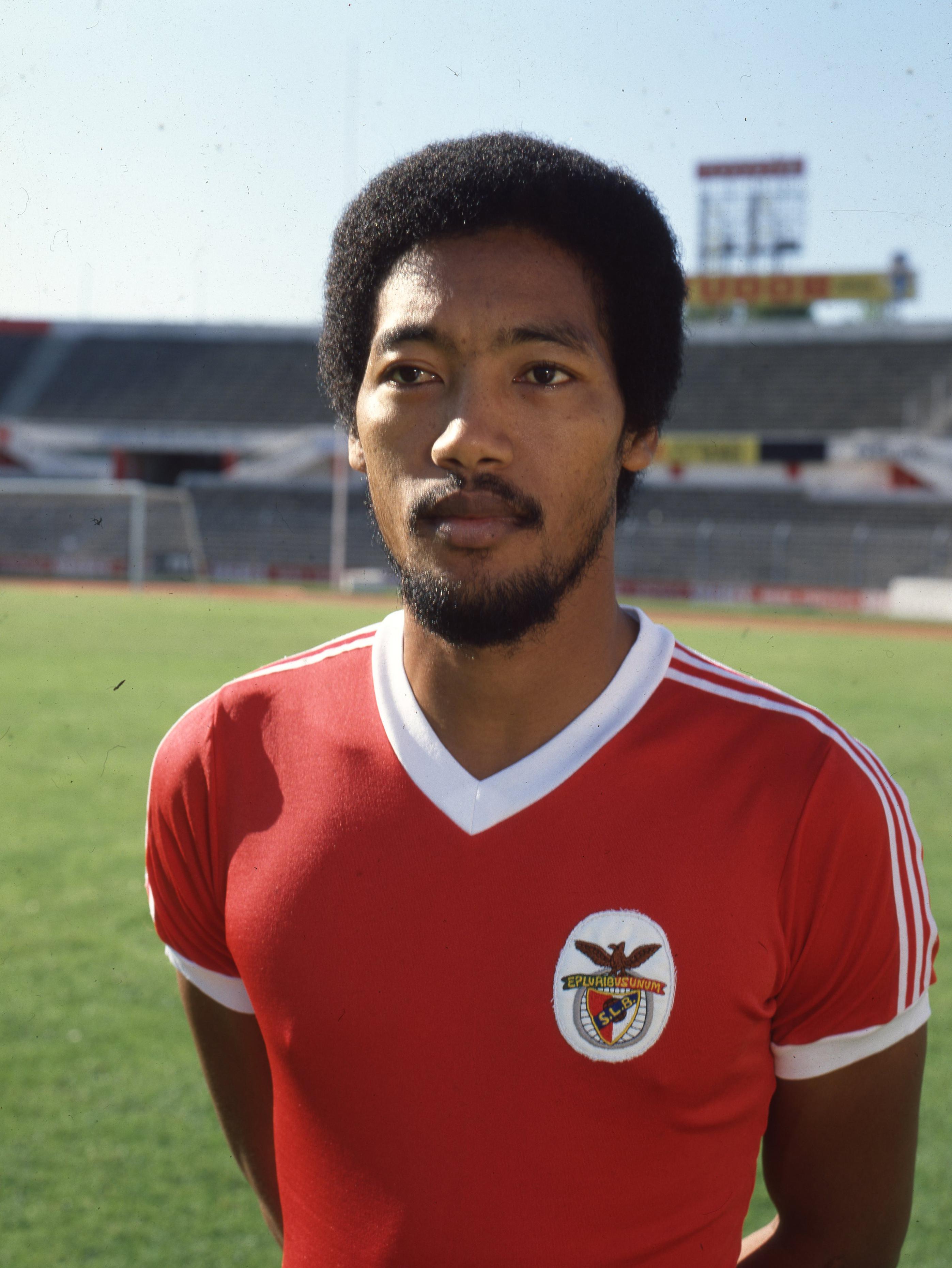 Shéu, uma das lendas do Benfica e maiores figuras associadas à mística encarnada, também envergou o 13