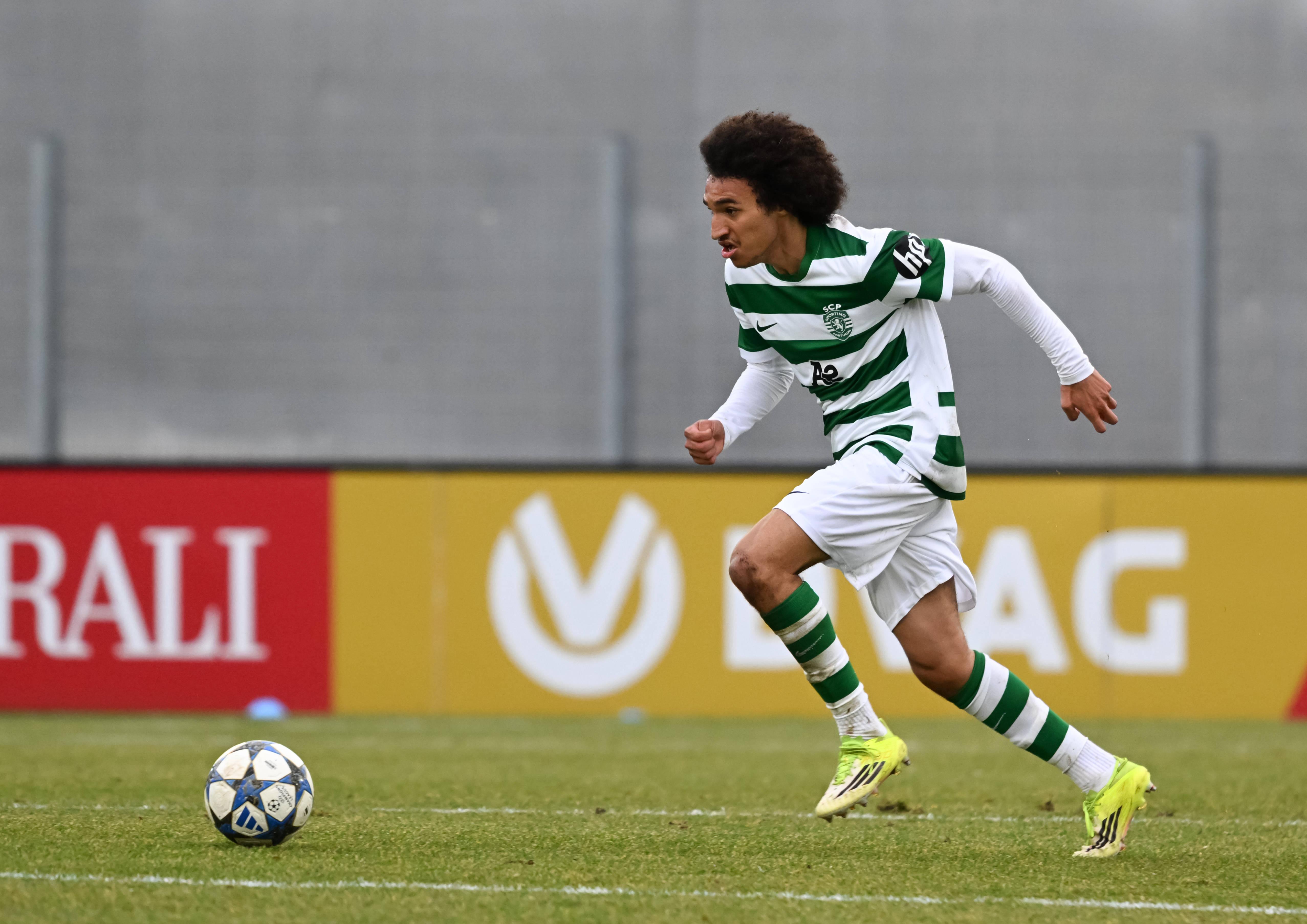 Zaid Bafdili. Nascido na Bélgica, em 2007, e também com nacionalidade de Marrocos. Médio chegou a Alvalade em 2025 proveniente do Genk. Na época passada, jogou pela equipa B e na Youth League