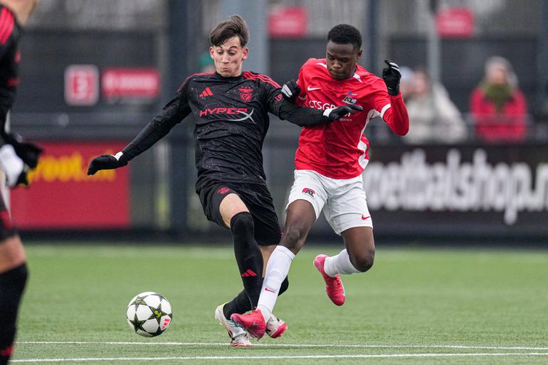 Eduardo Fernandes. Extremo de 19 anos. Na época passada, dividiu utilização entre equipa B, sub-23 e sub-19