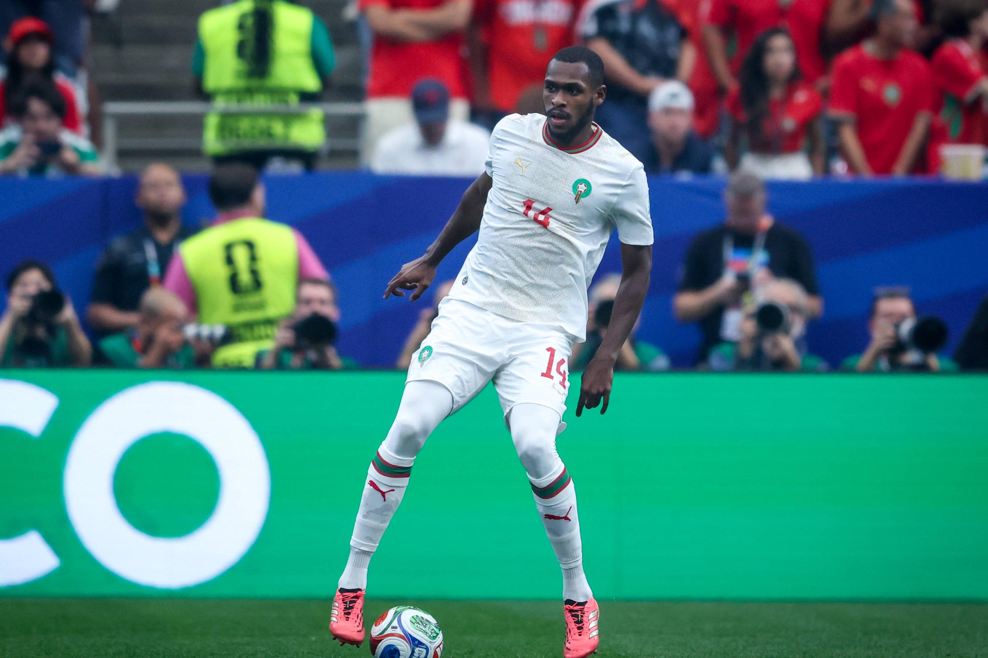 Issa Diop com a camisola de Marrocos no Mundial 2026