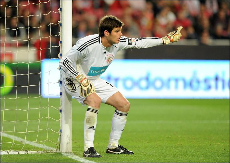 Júlio César chegou ao Benfica proveniente do Belenenses. Fez duas épocas na Luz: 2009/10 e 2010/11. Ao todo, foram 24 jogos