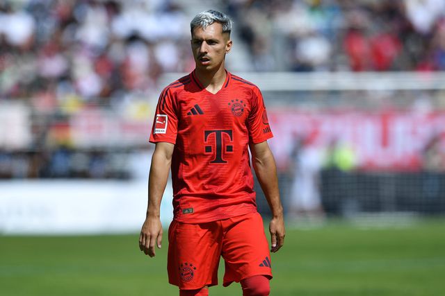 OFICIAL: não se impôs no Bayern e regressa a Espanha