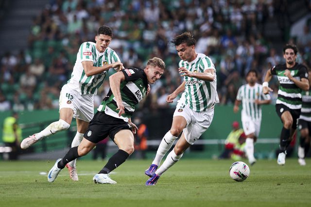 «O Sporting estende o tapete e depois puxa-o de debaixo dos adversários»