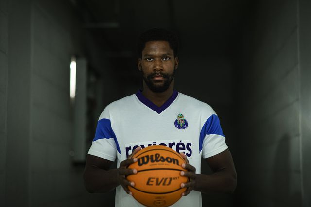 OFICIAL: ex-Benfica confirmado como reforço do FC Porto