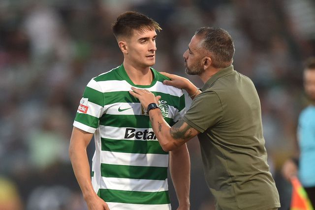 Rui Borges tem escolhido Iván Fresneda para o lado direito da defesa - Foto: Miguel Nunes