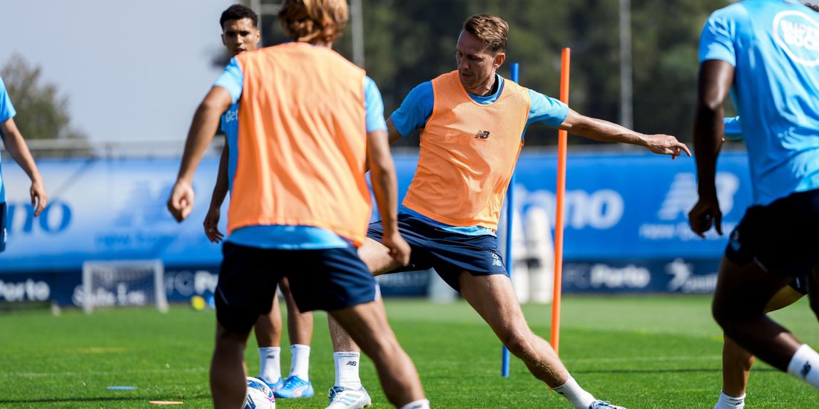 Dragões em ação no Olival na manhã deste sábado (Foto: FC Porto)