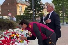 Ranieri e Dybala prestam homenagem a Diogo Jota em Anfield