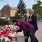 Ranieri e Dybala prestam homenagem a Diogo Jota em Anfield