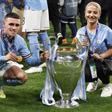 Phil Foden e a namorada Rebecca Cooke. IMAGO