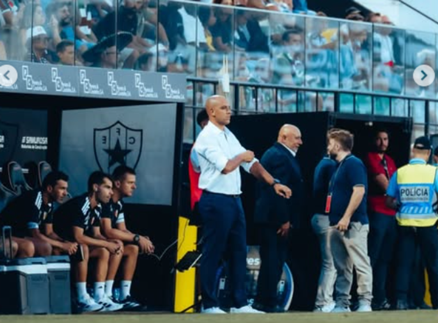 Pepa mostrou sinal STOP ao Sporting logo na primeira jornada de 2026/27 (Instagram/Pepa)