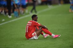 Pedro Henriques analisa bola de Lukebakio na linha de golo