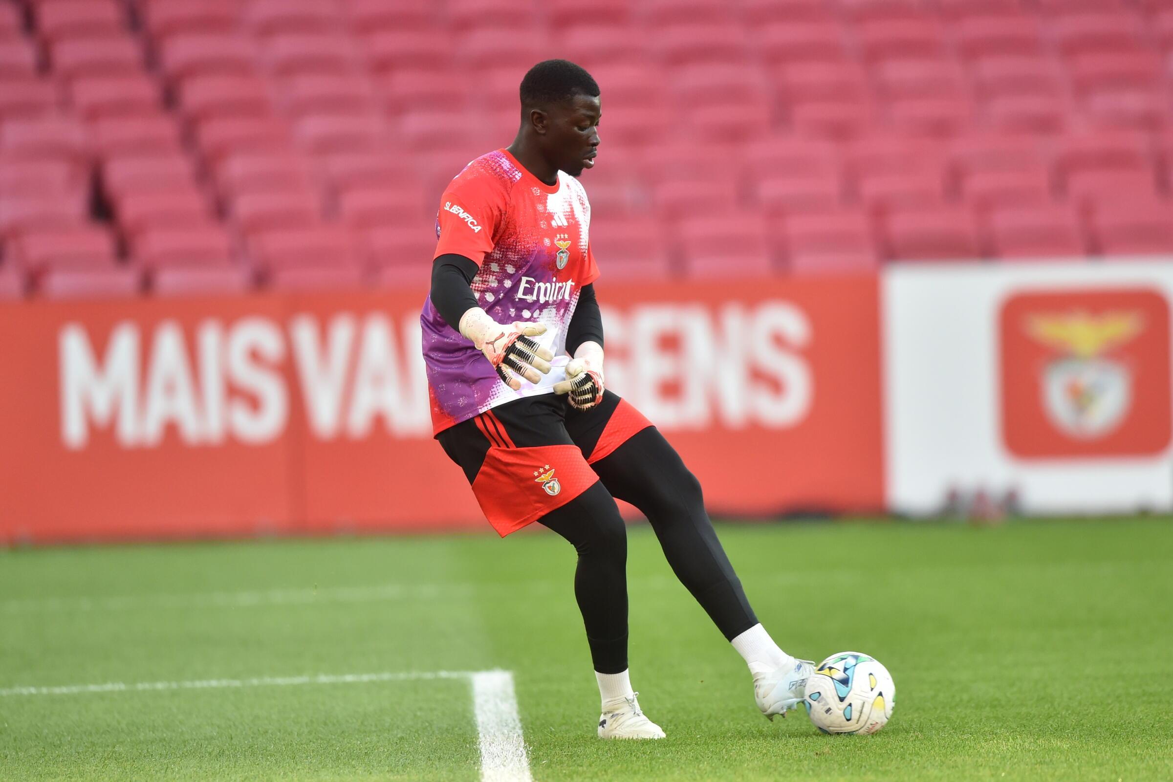 Samuel Soares foi outra vez titular no Benfica-Académico de Viseu (Foto: Miguel Nunes)