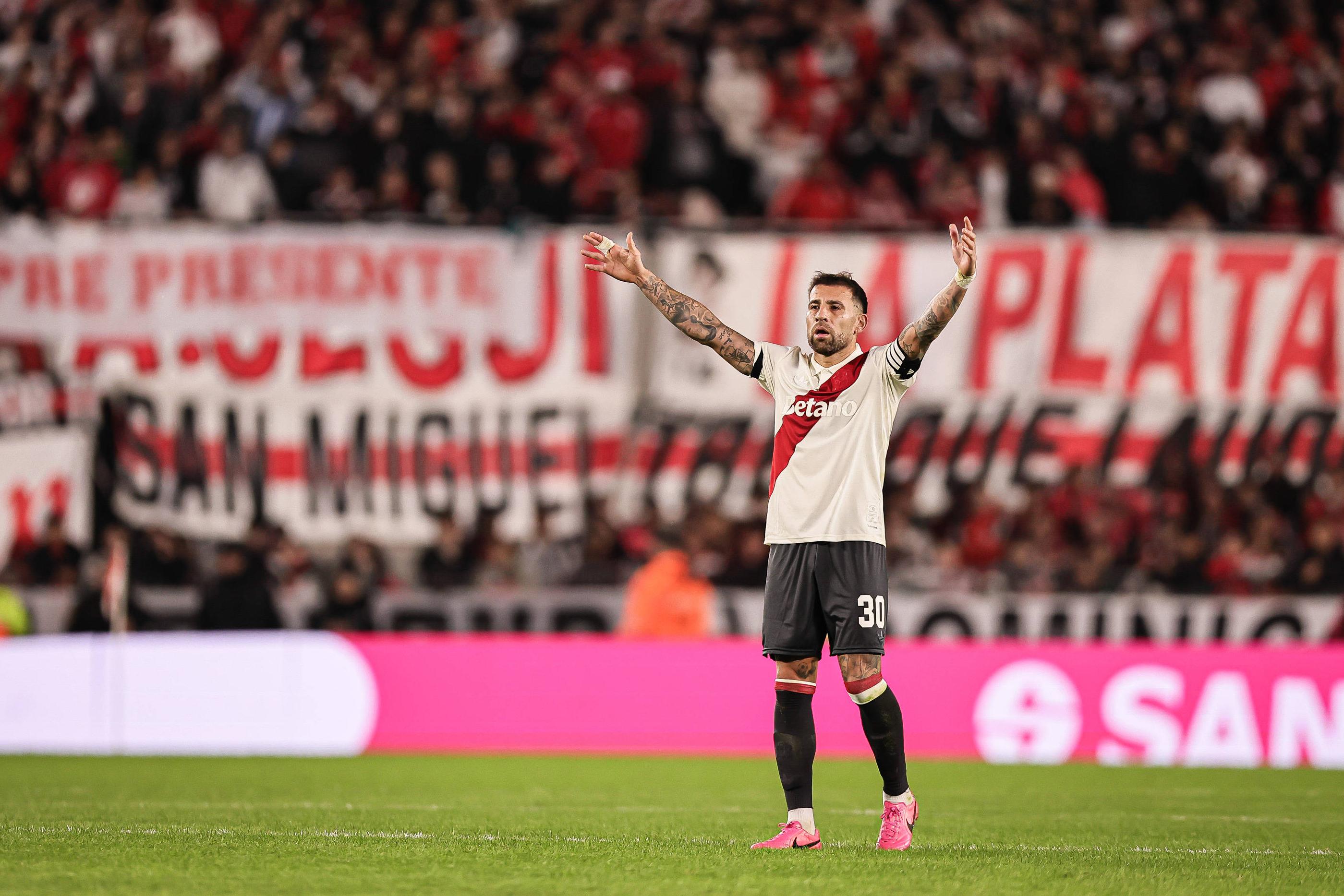 Otamendi soma por derrotas os quatro jogos desde que trocou o Benfica pelo River Plate - Foto: Imago