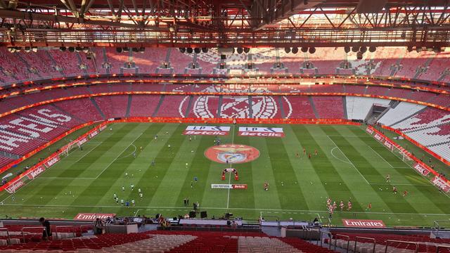 A visão da bancada de imprensa do Estádio da Luz antes do Benfica-Ac. Viseu