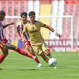 Mateus Pivô em perseguição a Samuel Justo - Foto: Sporting CP