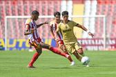 Mateus Pivô em perseguição a Samuel Justo - Foto: Sporting CP