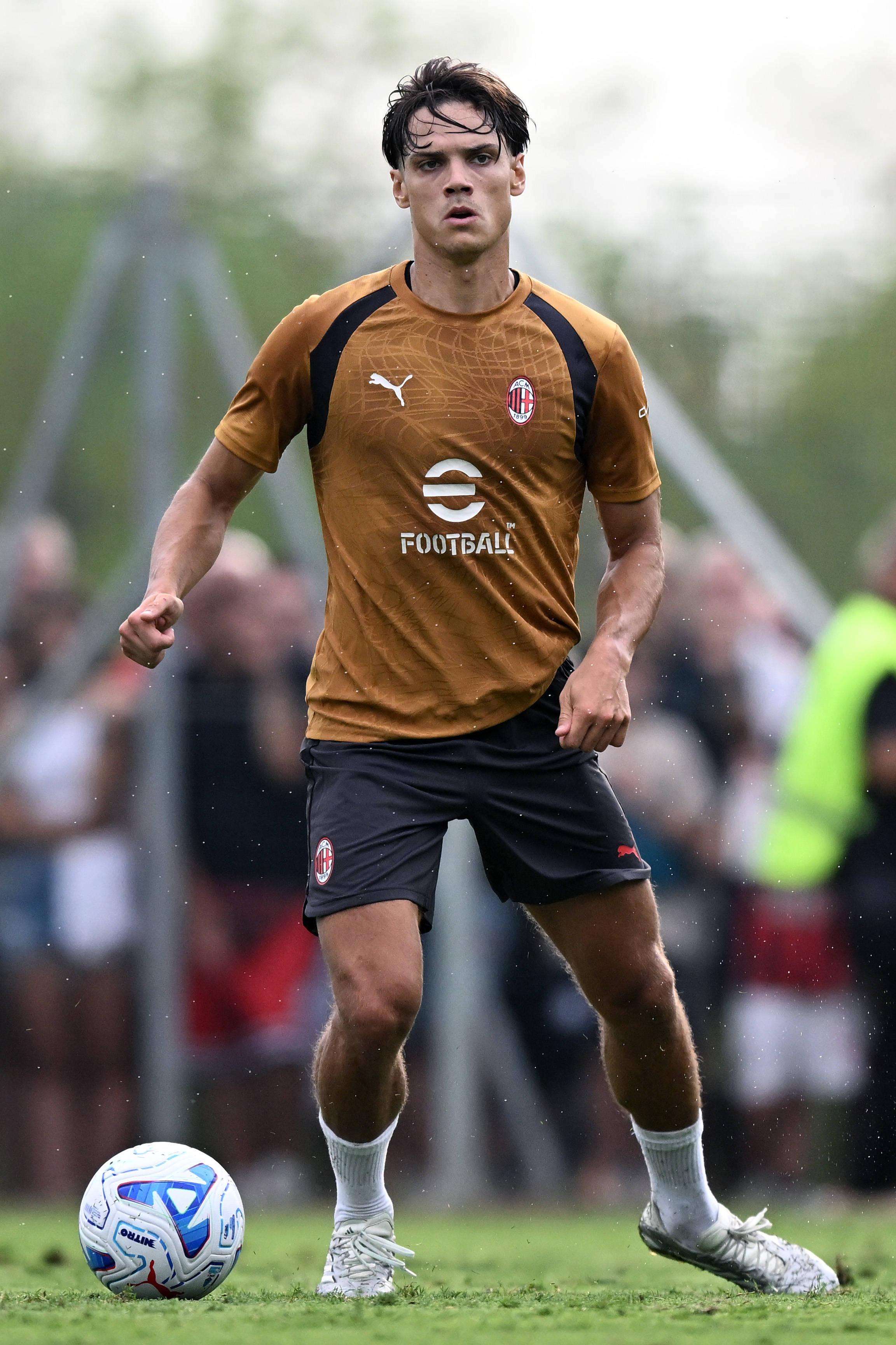 Samuele Ricci, médio, chegou do Torino há um ano com muita promessa (custou €23 milhões), mas não se impôs no Milan (IMAOG)